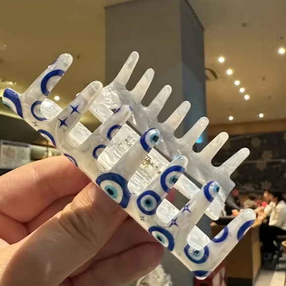 Evil Eye Hand-Painted Mother of Pearl/Opal/White Turquoise Blue Hair Claw Clip - Picture 6 of 8